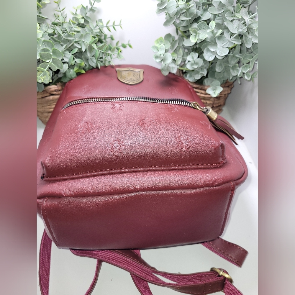 Harry Potter Gryffindor Burgundy Mini Backpack Bioworld Embossed Lions READ - Picture 3 of 9
